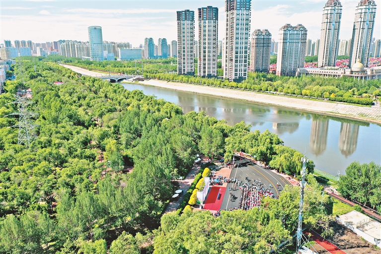 哈尔滨沿江最大生态景观公园开放